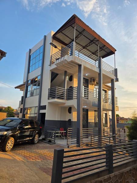 Hadriel Guest House